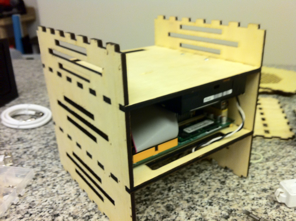 Корпус для маршрутизаторов и сетевых устройств