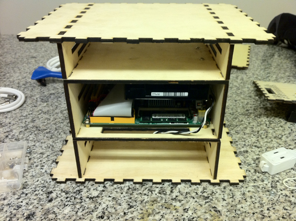 Корпус для маршрутизаторов и сетевых устройств