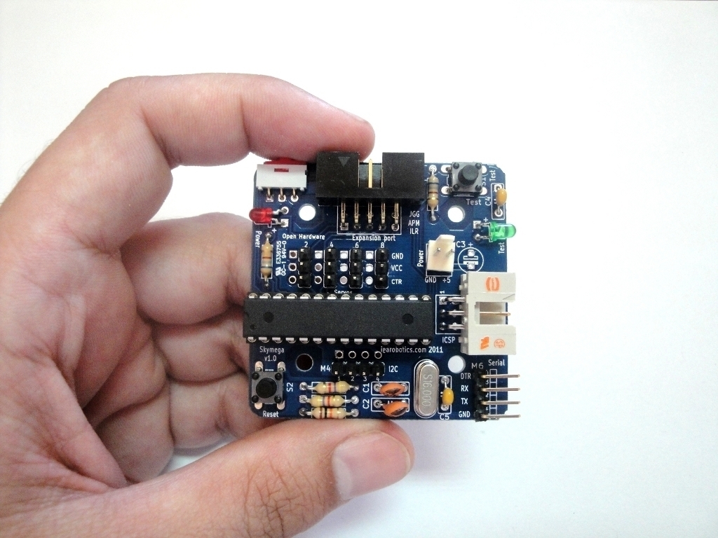 Электронная плата Skymega для программирования роботов